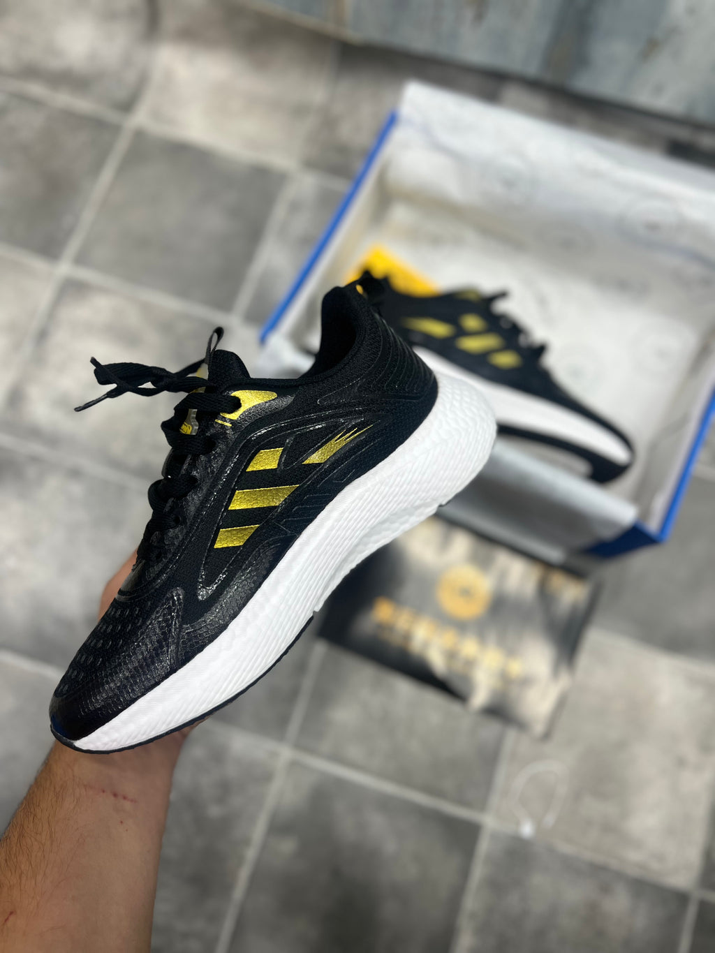 حذاء طبي و رياضي