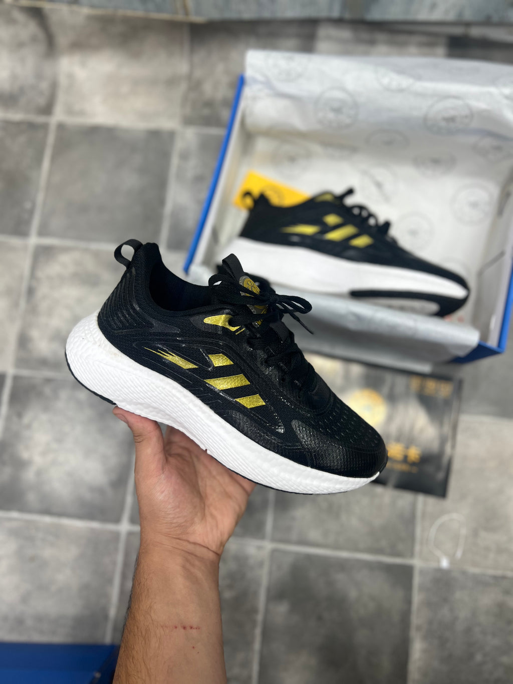 حذاء طبي و رياضي